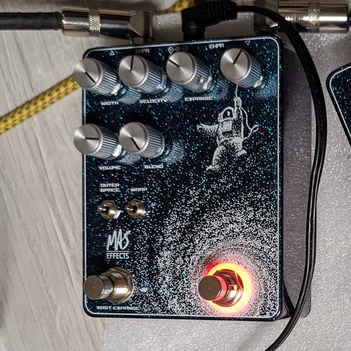 Expanse Rings The Expanse - Chameleon Teal w/ Red Ring and Silver Knobs – MAS Effects